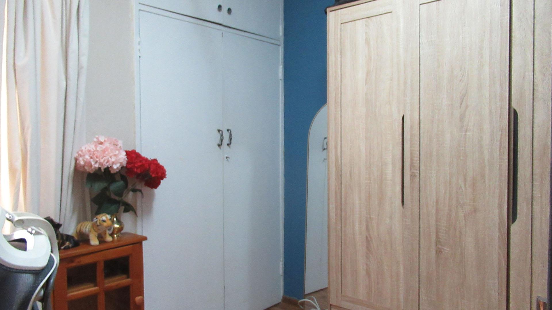Study - 11 square meters of property in Weltevreden Park