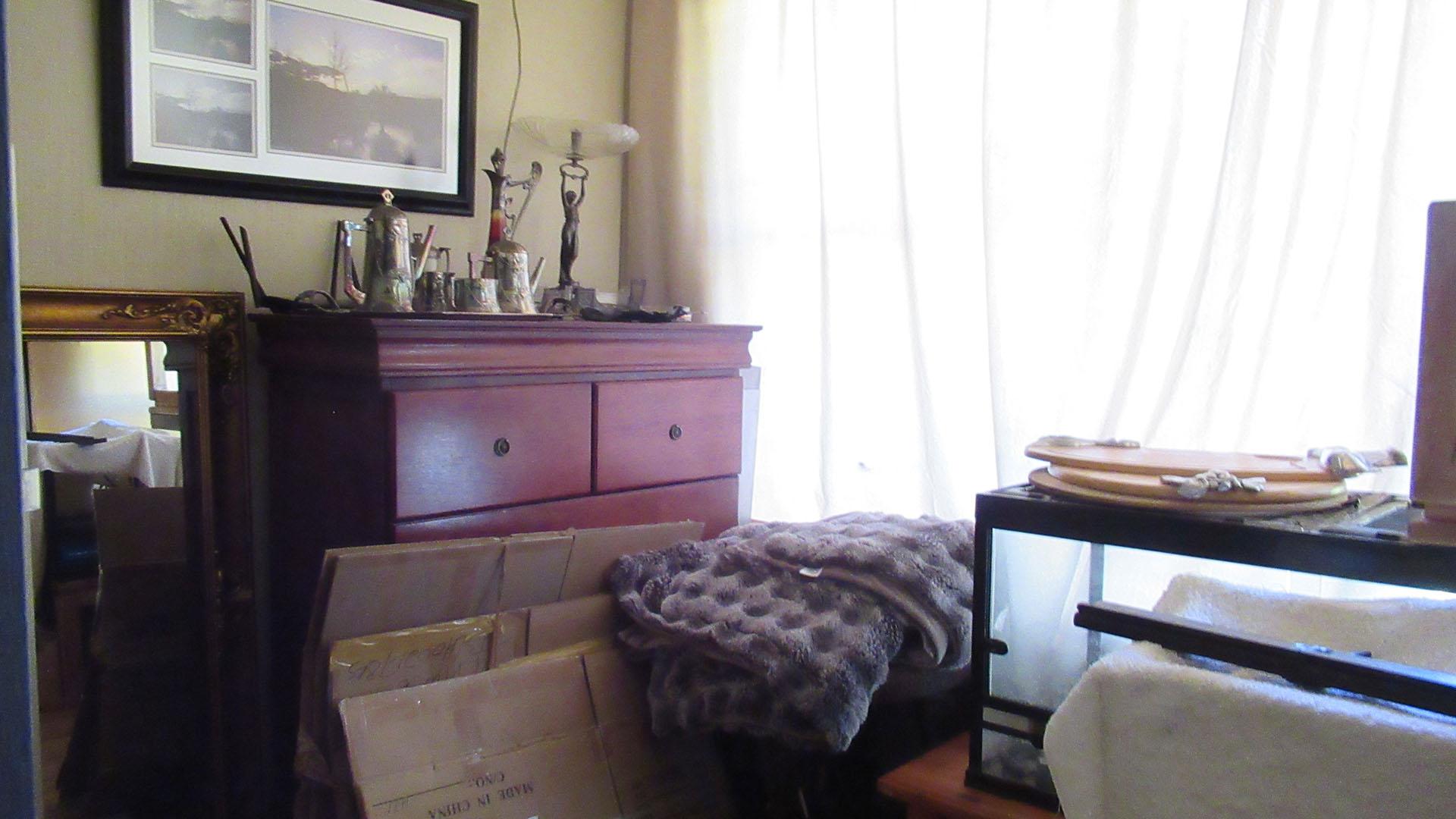 Bed Room 2 - 8 square meters of property in Weltevreden Park