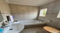 Bathroom 1 of property in Weltevreden Park