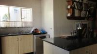 Kitchen - 27 square meters of property in Weltevreden Park