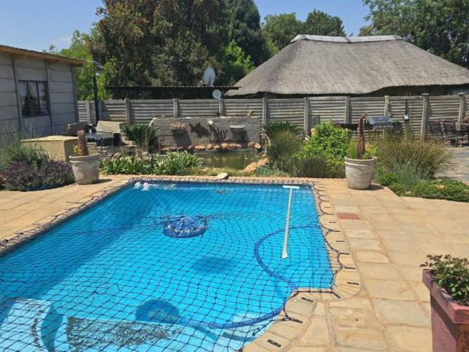 3 Bedroom House for Sale For Sale in Olifants Nek - MR696168