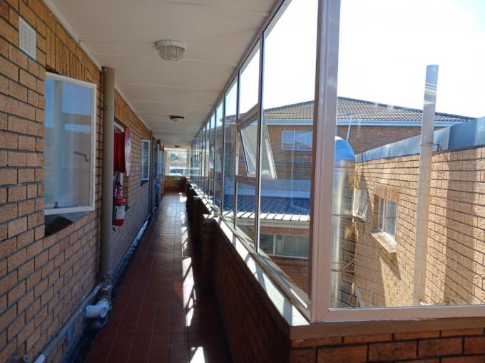 2 Bedroom Apartment for Sale For Sale in Wynberg - CPT - MR696210