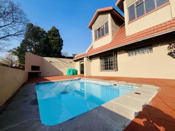 4 Bedroom House for Sale For Sale in Brackendowns - MR696224