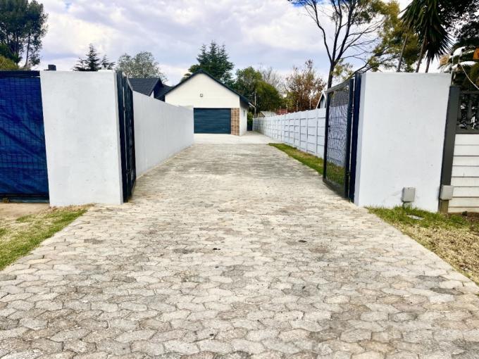 4 Bedroom House for Sale For Sale in Brackenhurst - MR696225