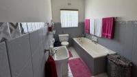 Bathroom 1 of property in Vanes Estate