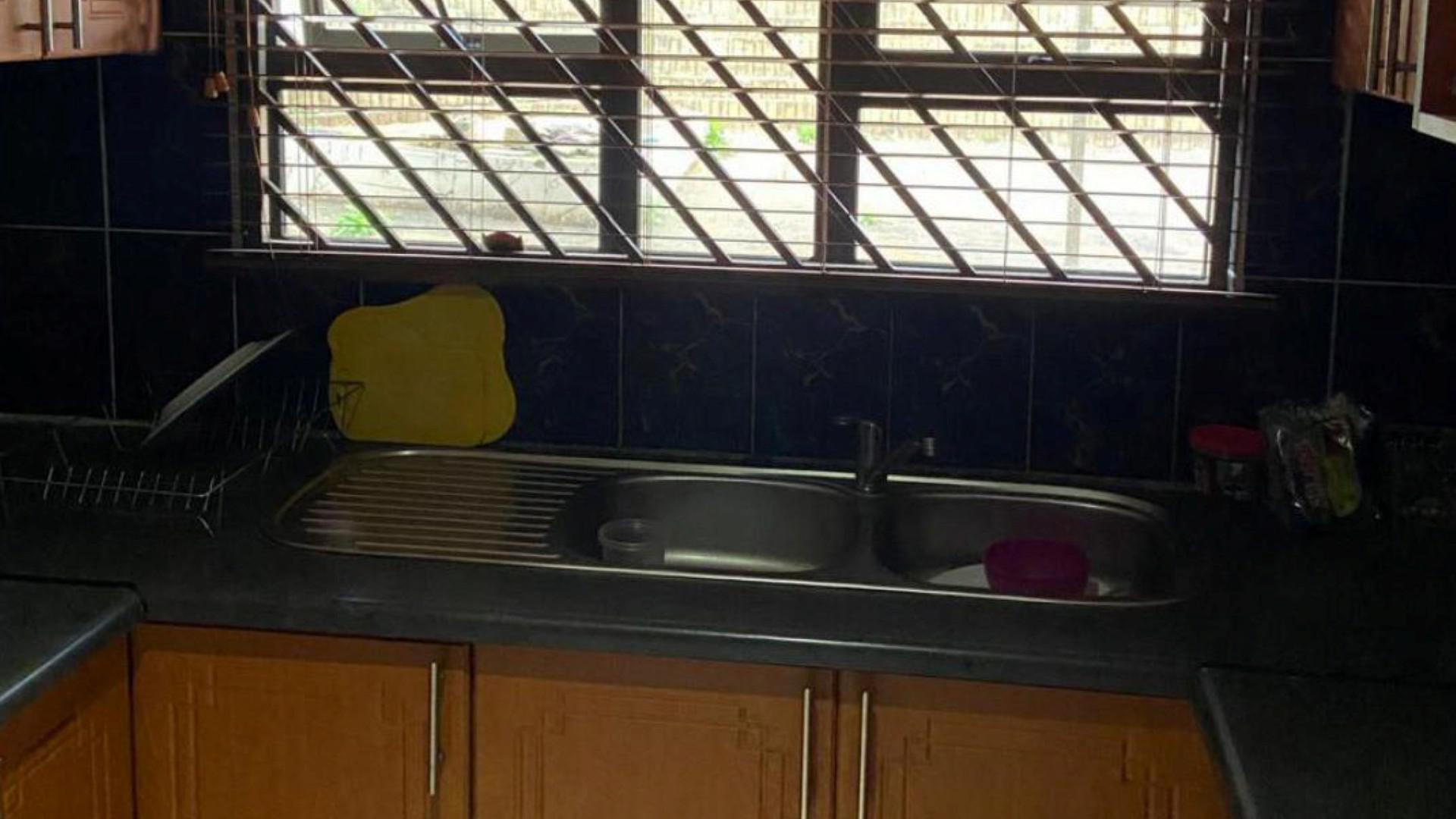 Kitchen of property in Panorama Gardens