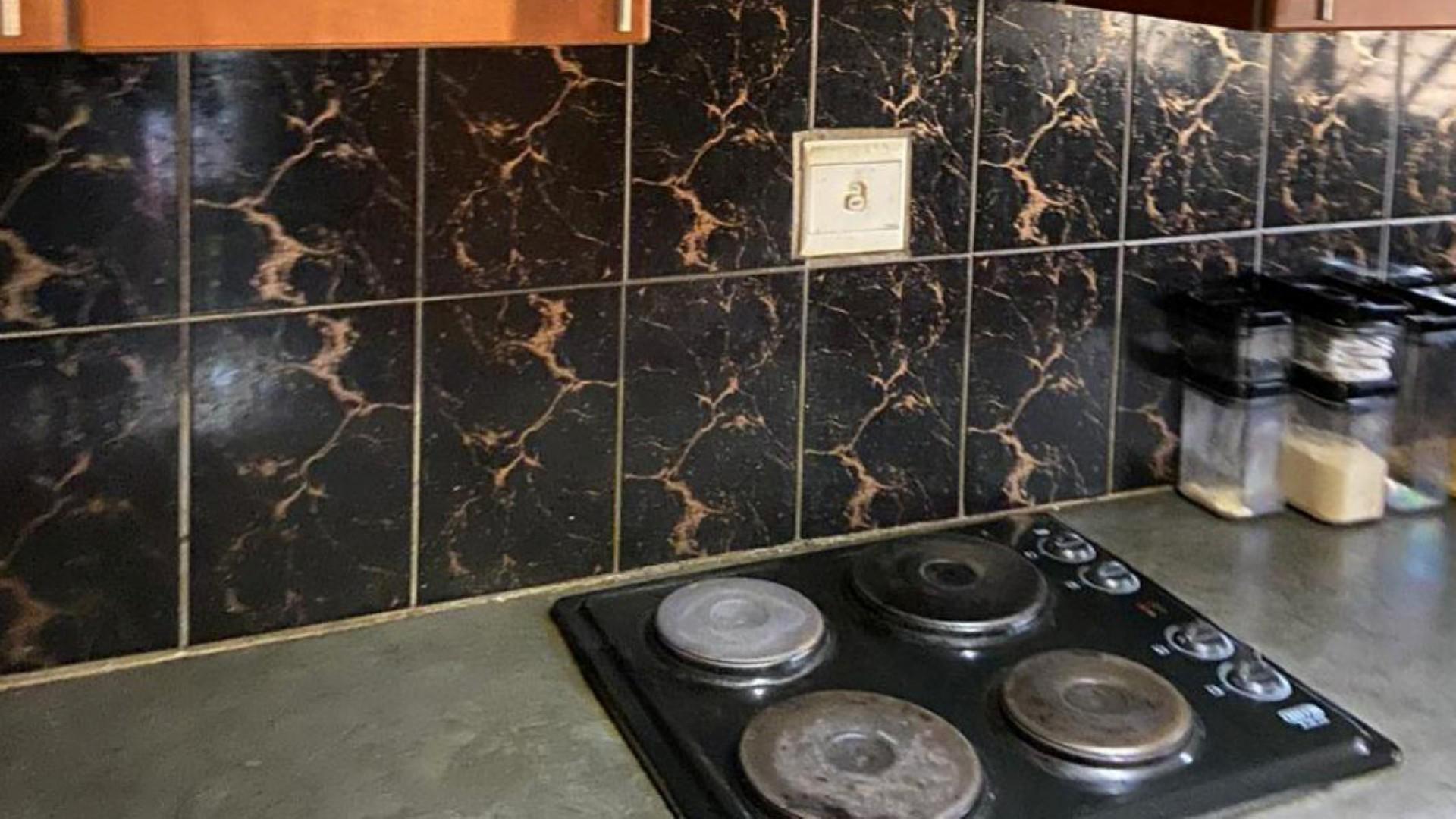 Kitchen of property in Panorama Gardens