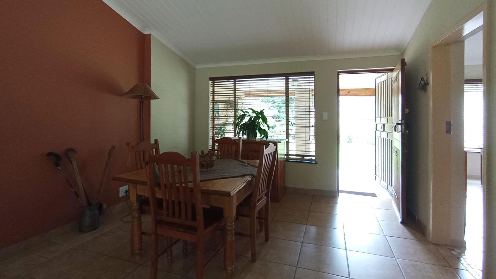 Dining Room - 17 square meters of property in Doringkloof