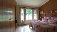 Main Bedroom - 19 square meters of property in Doringkloof