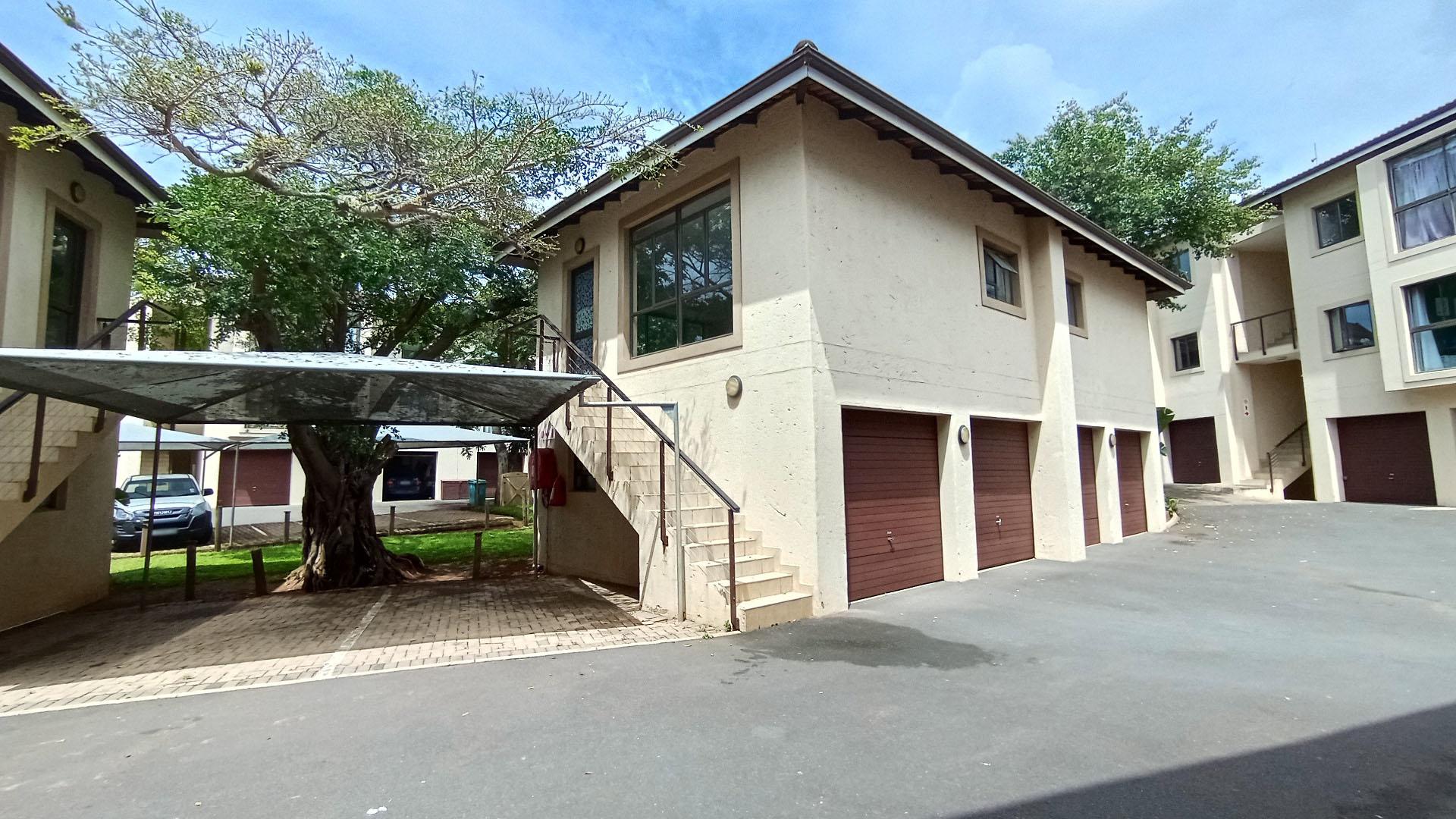 Front View of property in Illovo Beach