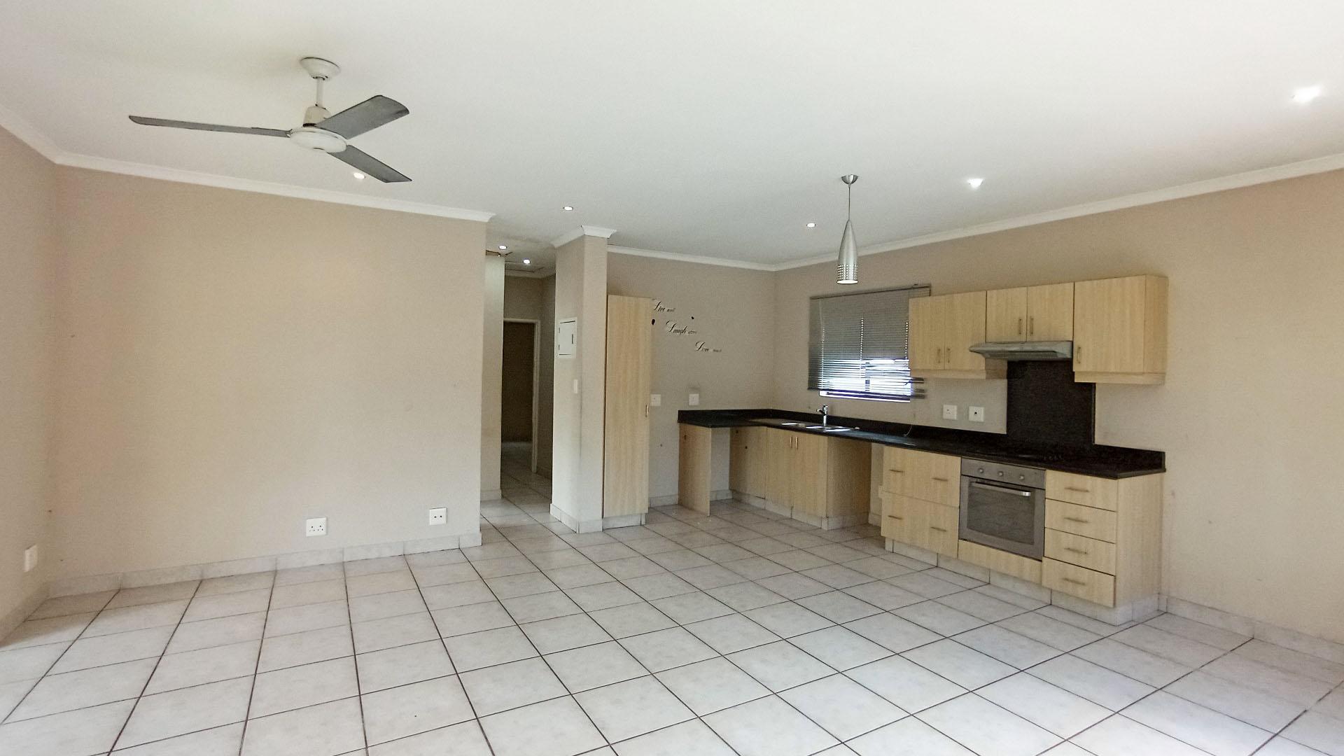 Lounges - 32 square meters of property in Illovo Beach