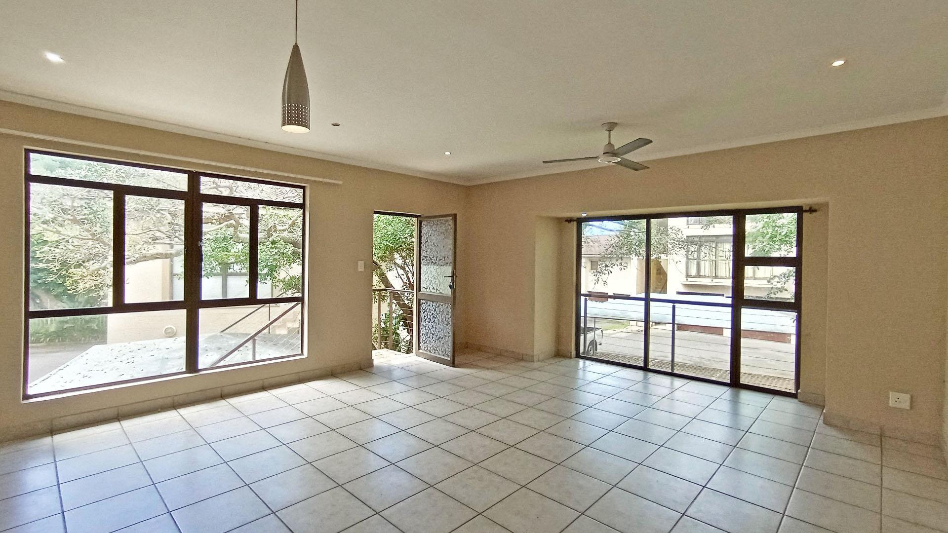 Lounges - 32 square meters of property in Illovo Beach