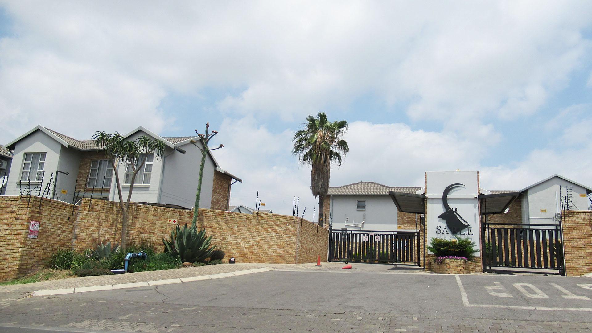 Front View of property in Noordhang