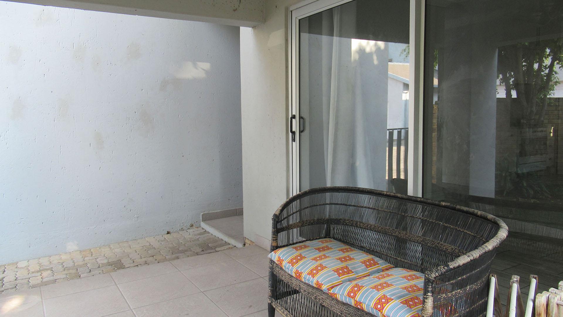 Patio - 10 square meters of property in Noordhang