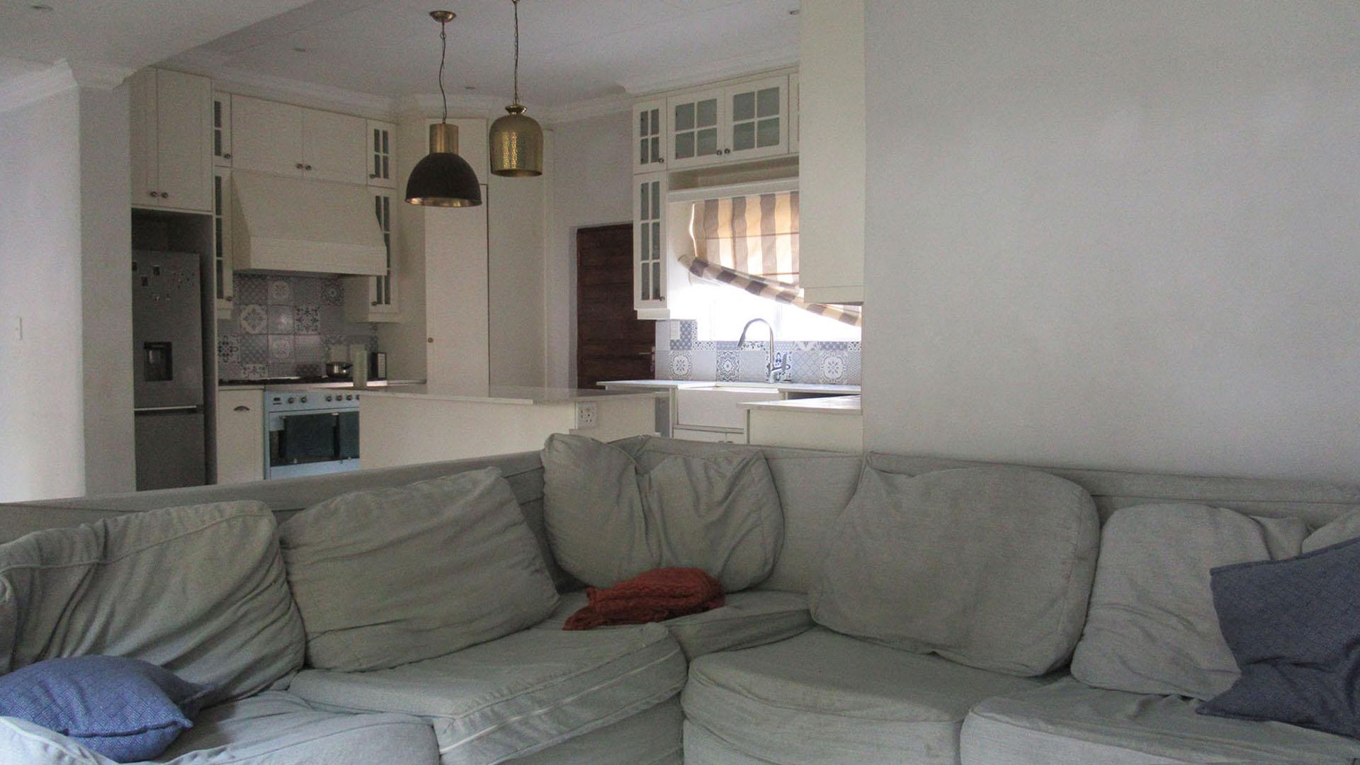Lounges - 12 square meters of property in Noordhang