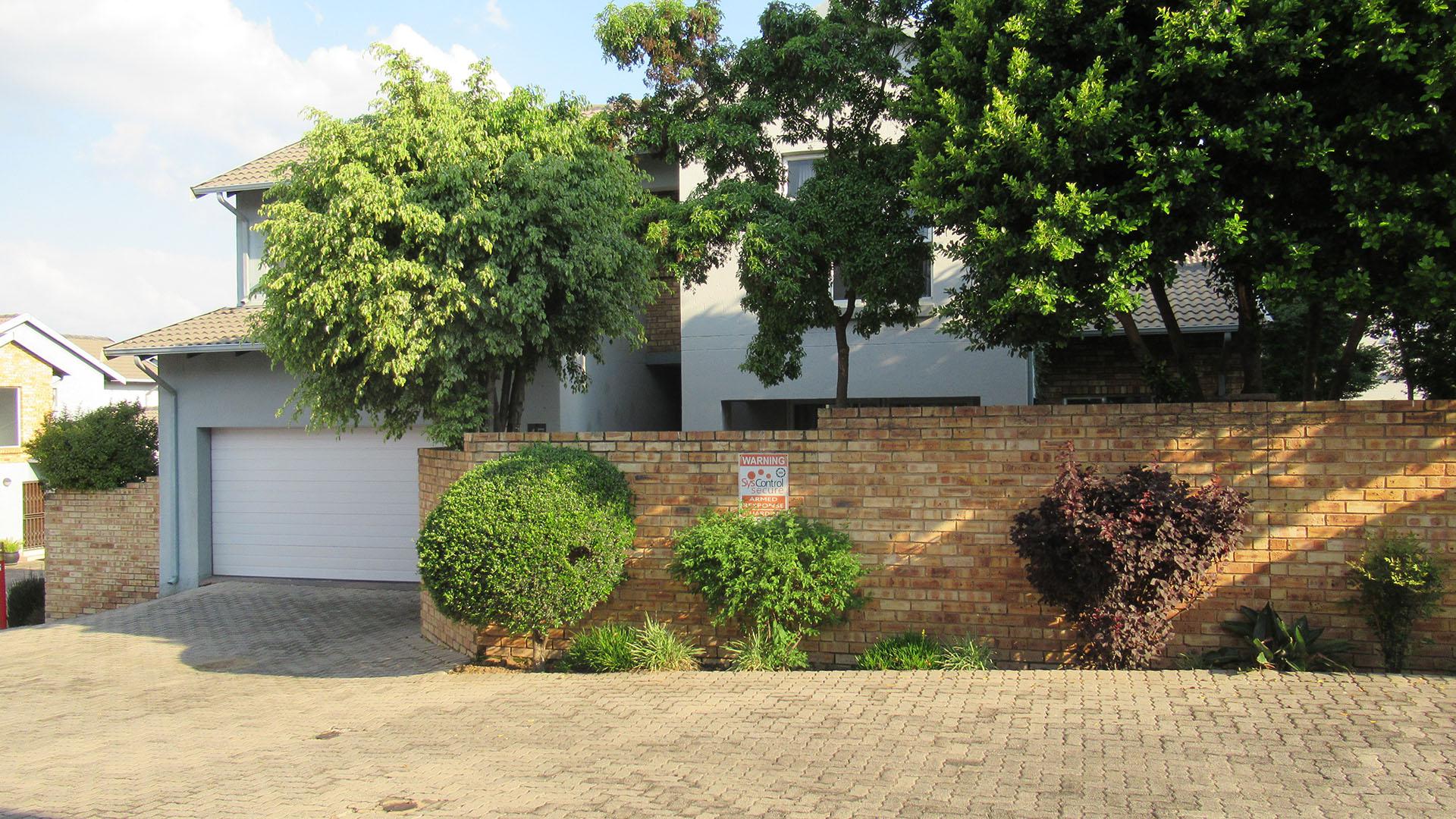 Front View of property in Noordhang