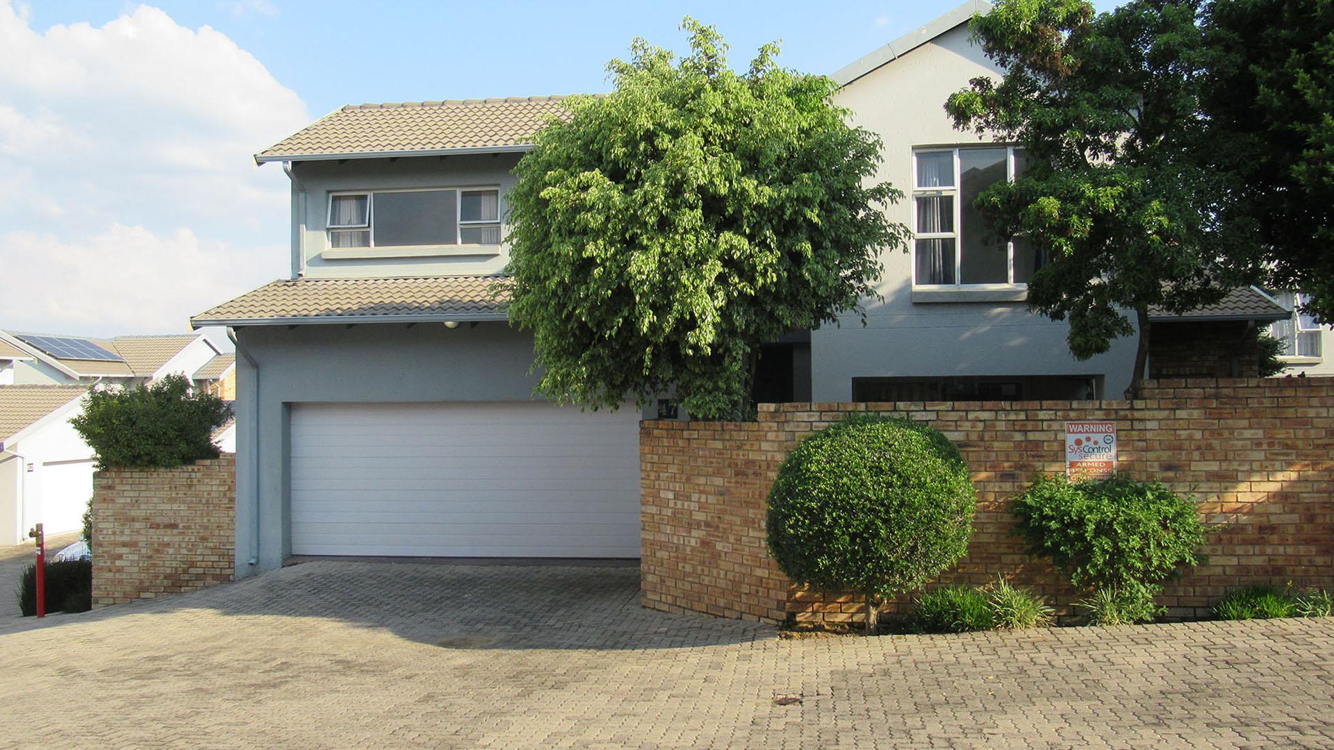 Front View of property in Noordhang