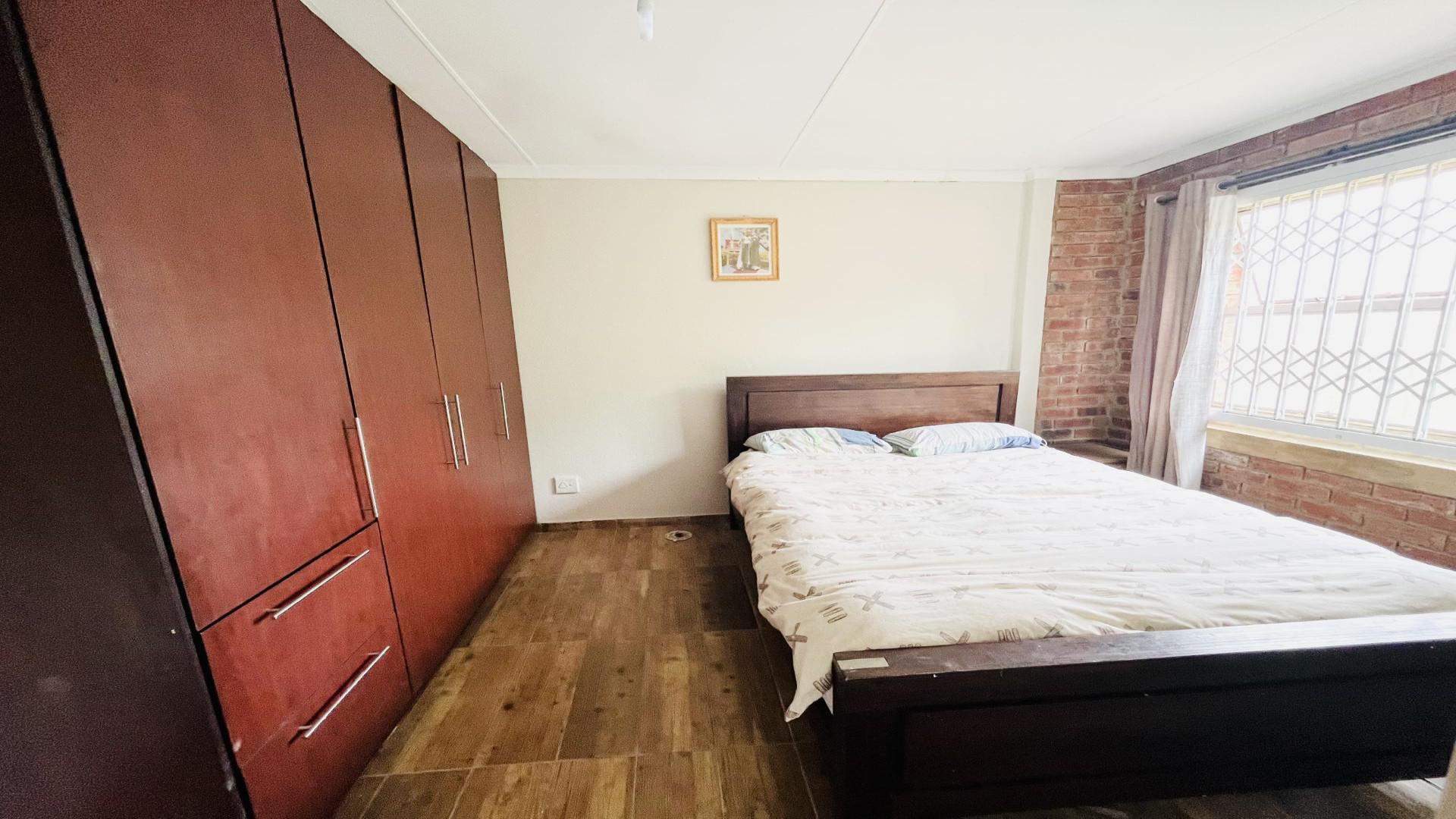 Bed Room 1 of property in Cosmo City