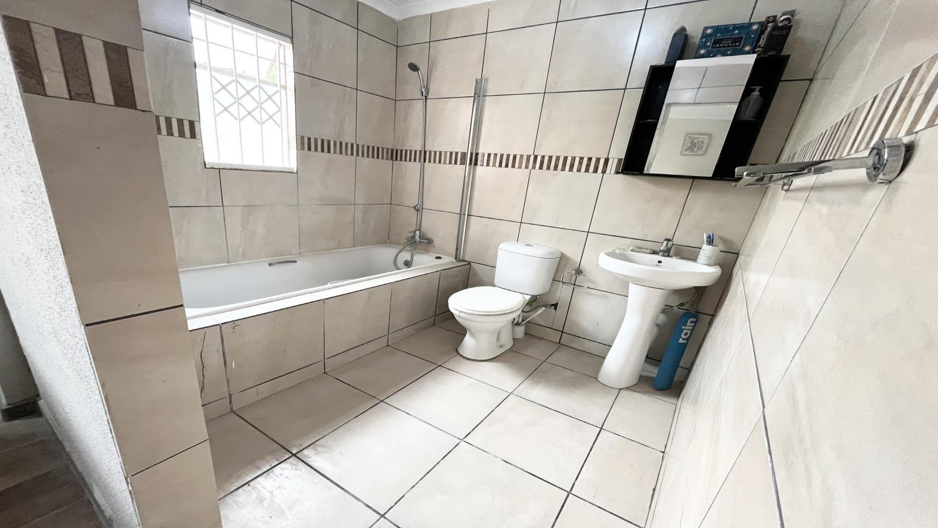 Bathroom 3+ of property in Cosmo City