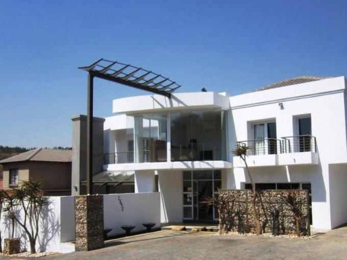 5 Bedroom House for Sale For Sale in Waterkloof Ridge - MR696292