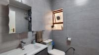 Bathroom 1 - 5 square meters of property in Saxonwold Bathroom 1 - 5 square meters of property in Saxonwold