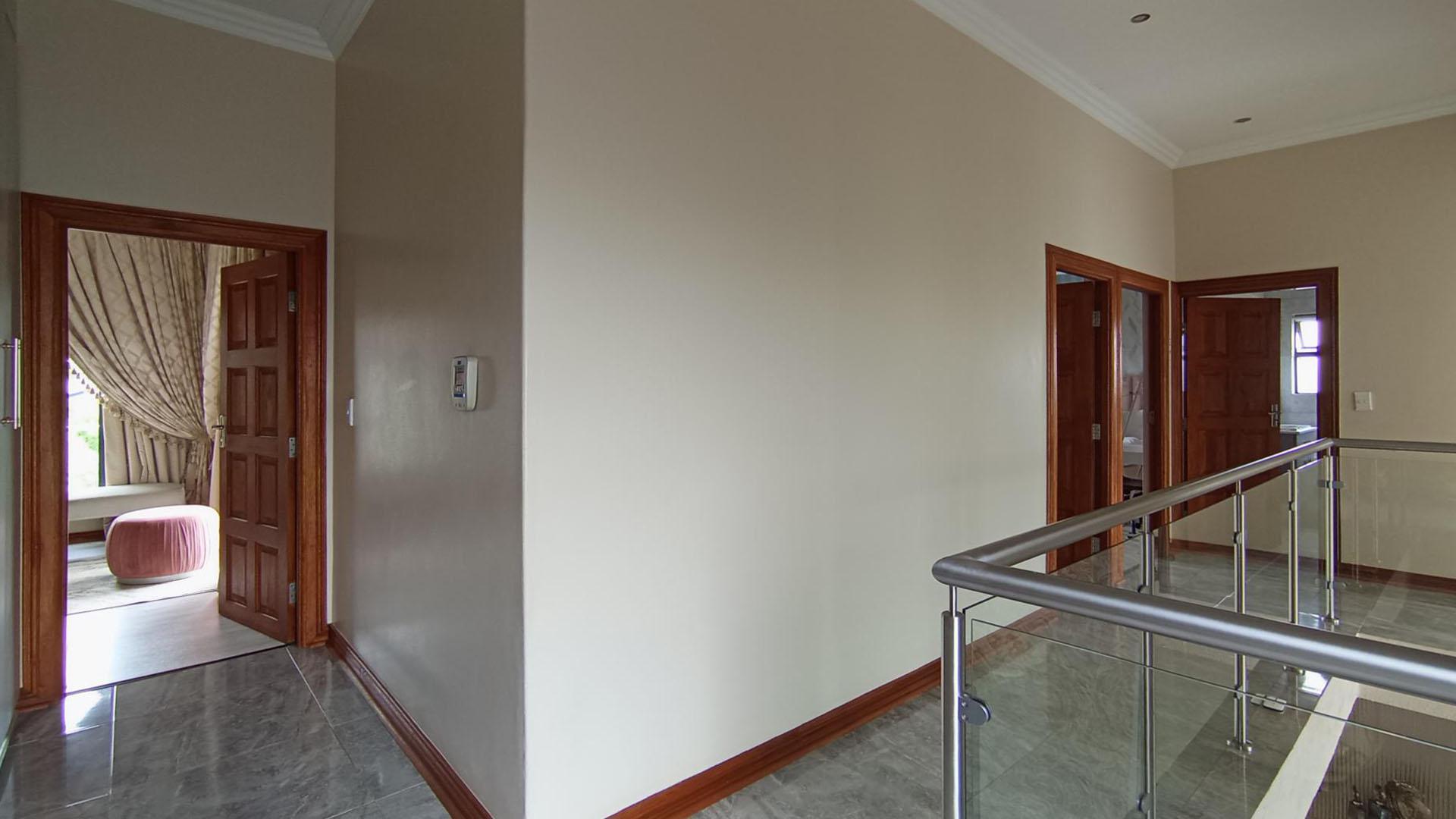 Spaces - 60 square meters of property in Midstream Estate