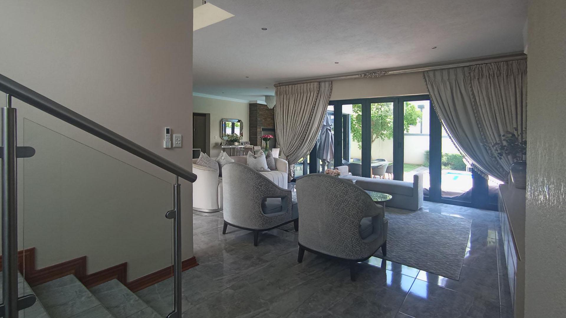 Spaces - 60 square meters of property in Midstream Estate