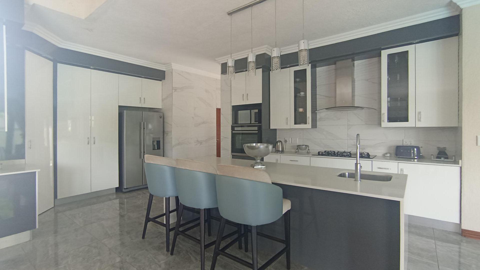 Kitchen - 31 square meters of property in Midstream Estate