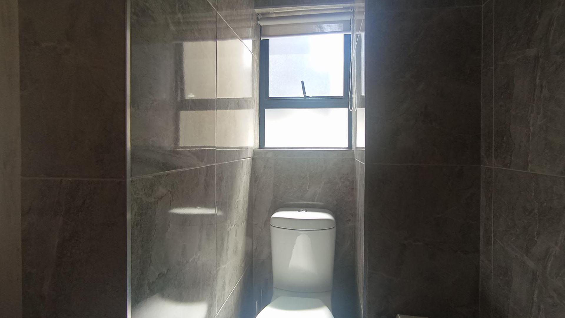 Staff Bathroom - 4 square meters of property in Midstream Estate