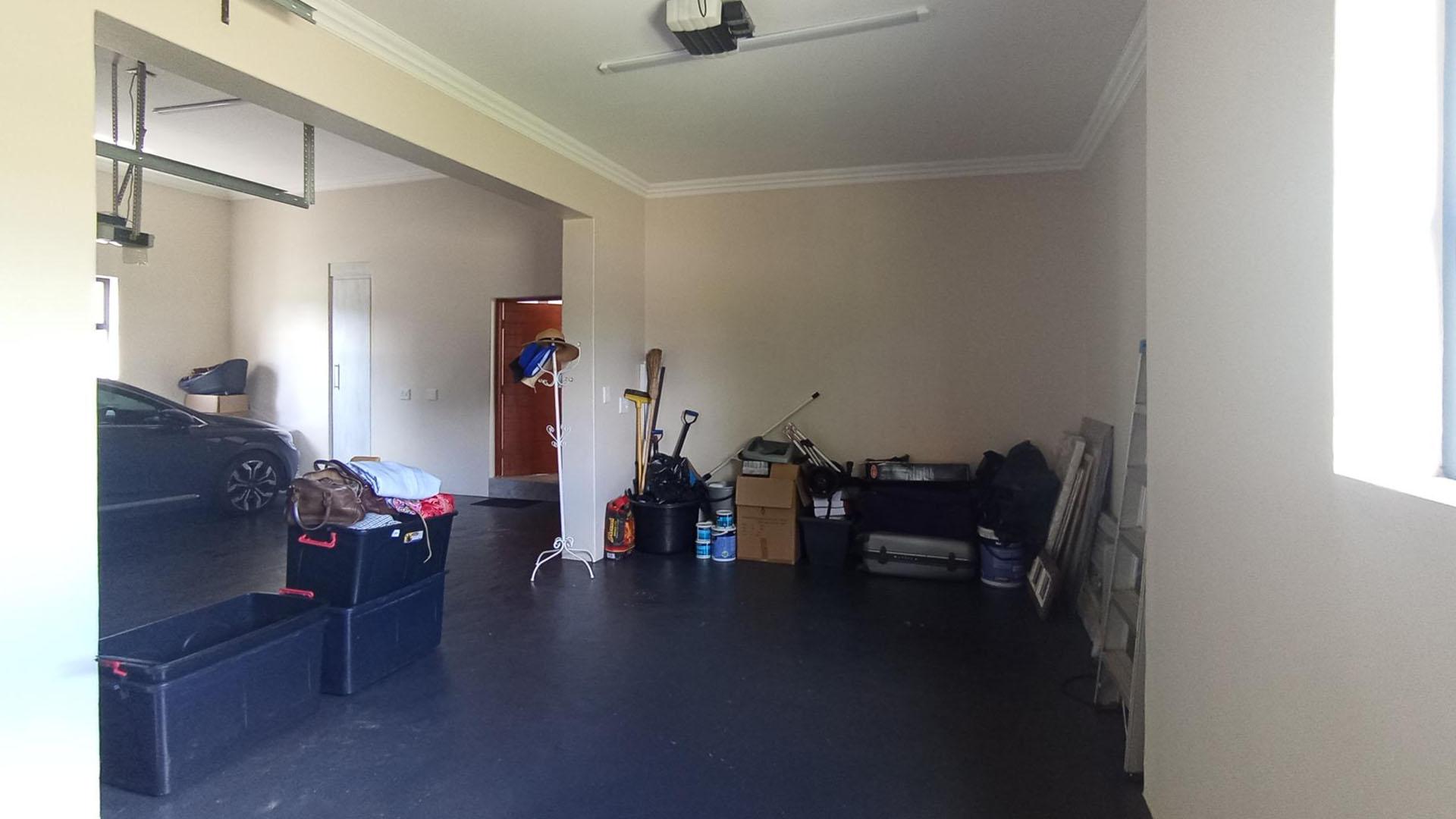 Garage - 55 square meters of property in Midstream Estate