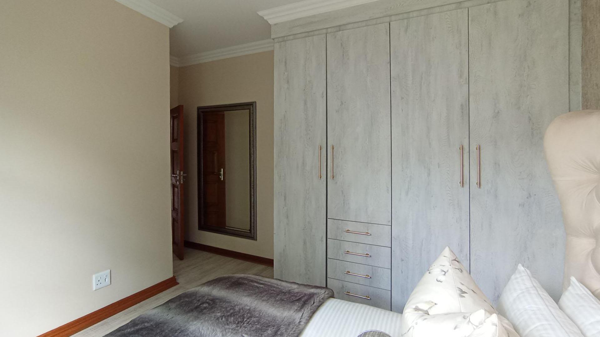 Bed Room 3 - 13 square meters of property in Midstream Estate