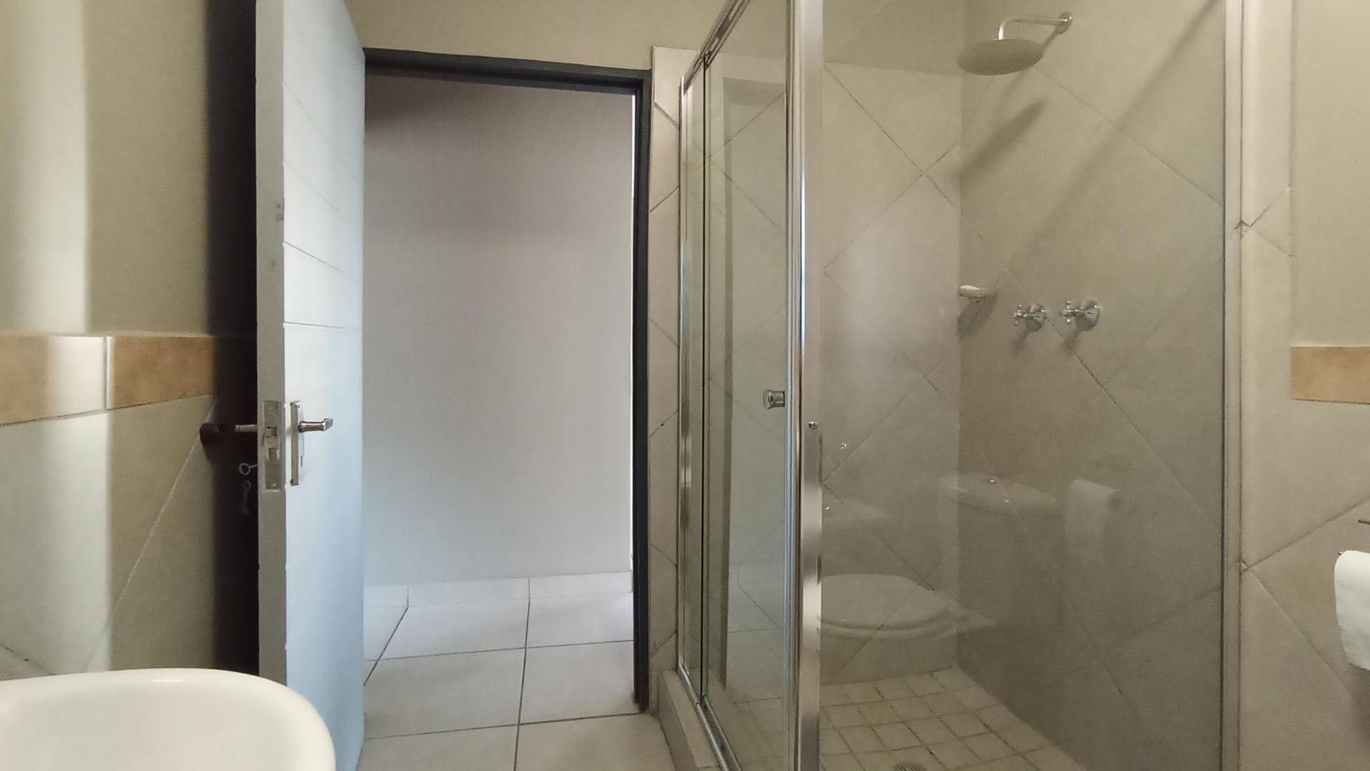 Bathroom 1 - 8 square meters of property in Glen Austin AH (Midrand)