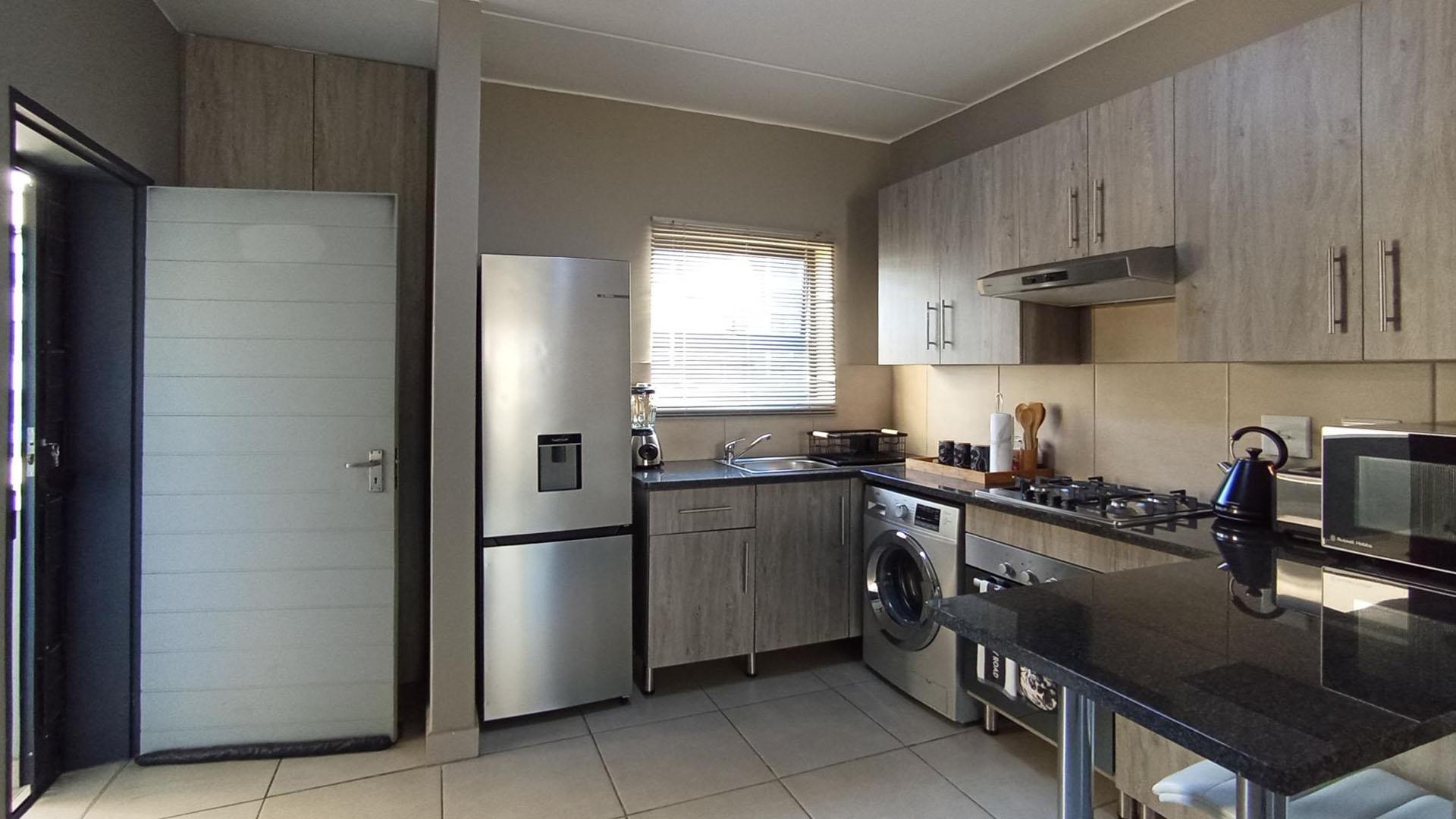 Kitchen - 11 square meters of property in Glen Austin AH (Midrand)