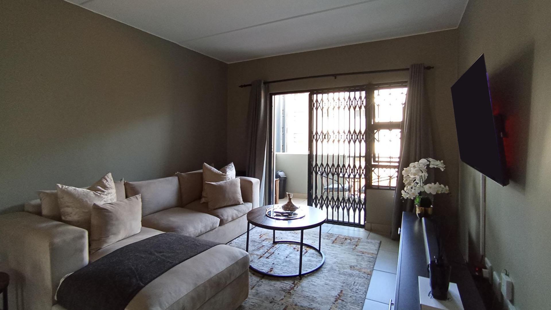 Lounges - 20 square meters of property in Glen Austin AH (Midrand)