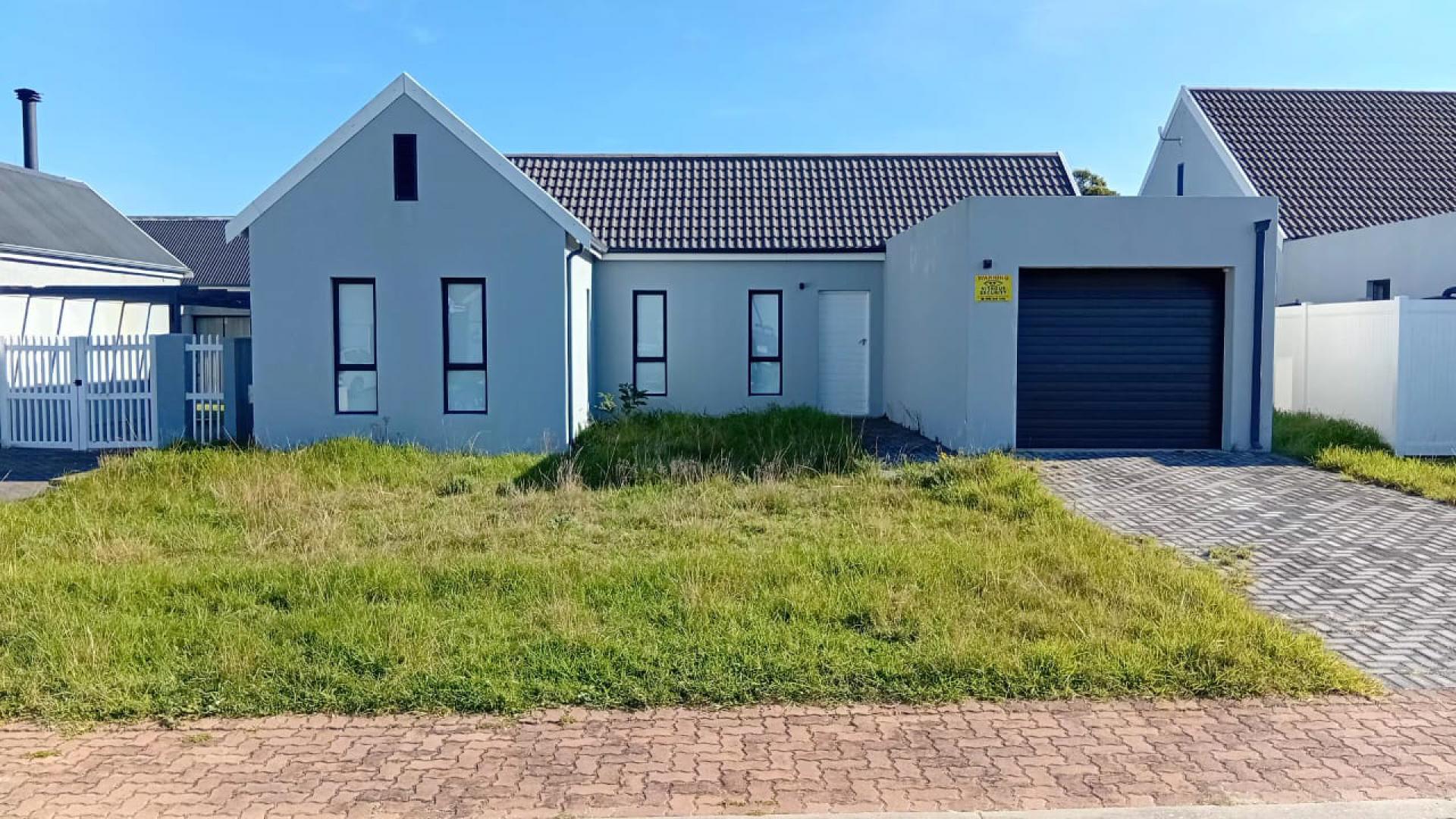 Front View of property in Wedgewood Golf Estate