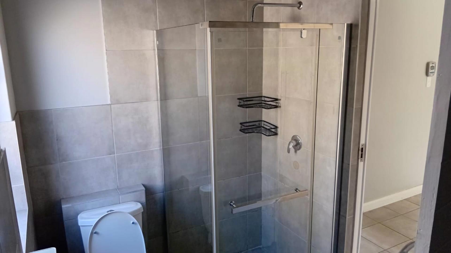 Bathroom 1 of property in Wedgewood Golf Estate