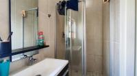 Main Bathroom - 4 square meters of property in Greenstone Hill