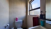 Main Bathroom - 4 square meters of property in Greenstone Hill