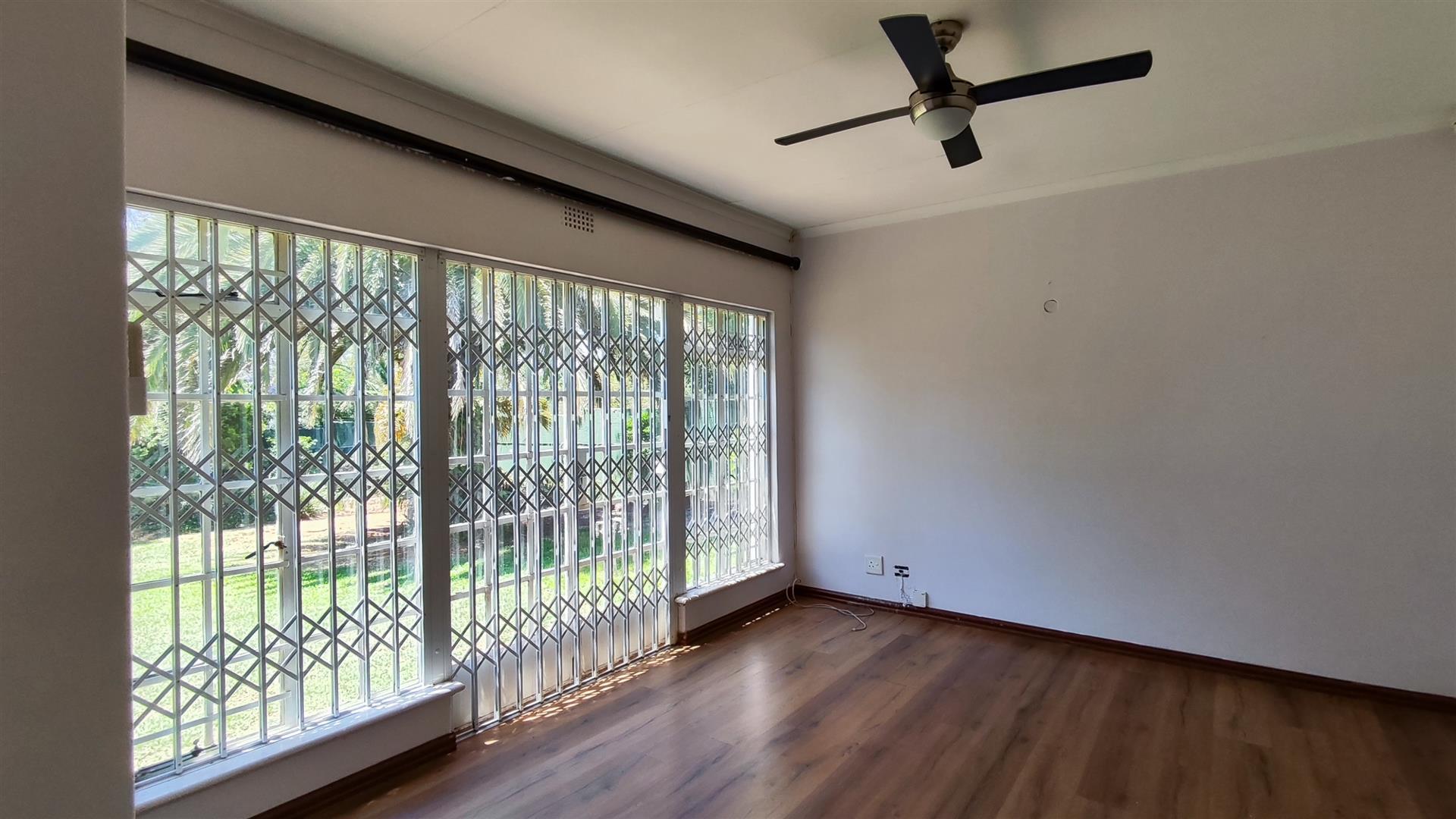 Bed Room 2 - 23 square meters of property in Kleve Hill Park