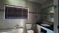 Bathroom 2 - 7 square meters of property in Kleve Hill Park