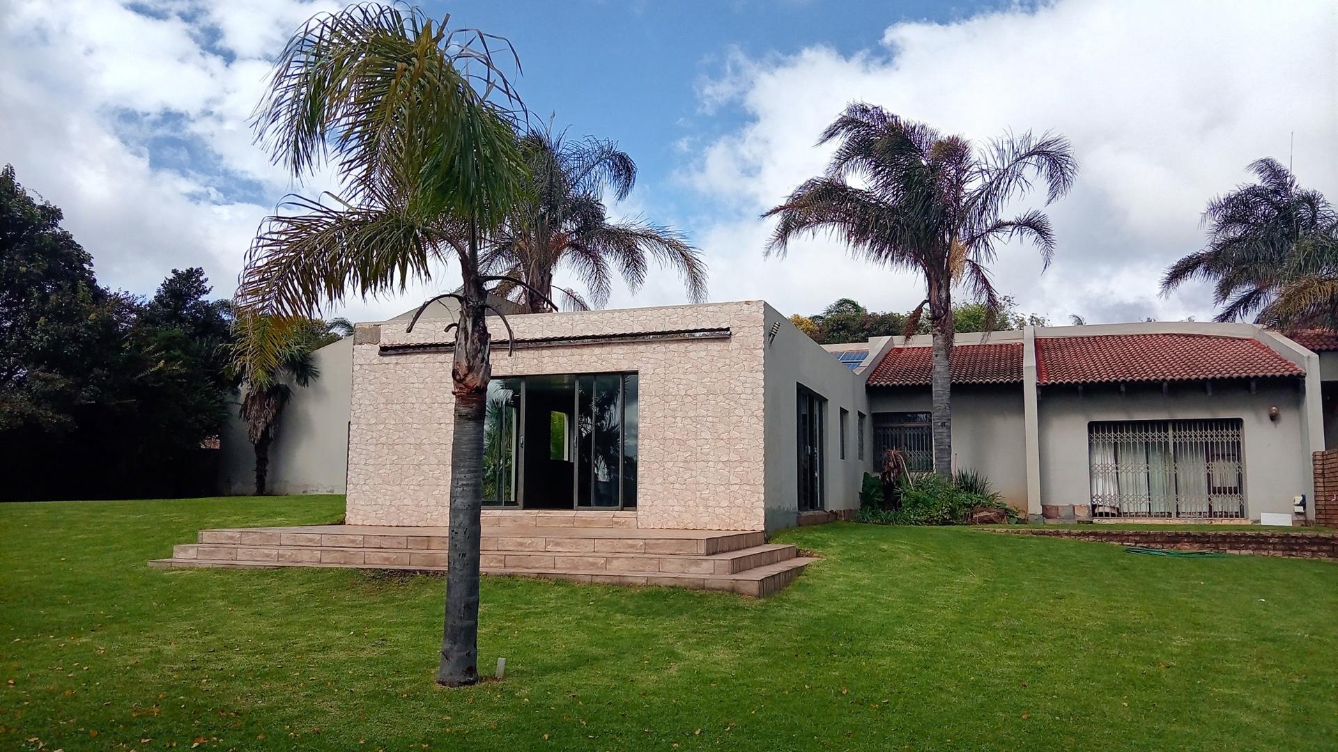 Backyard of property in Reyno Ridge