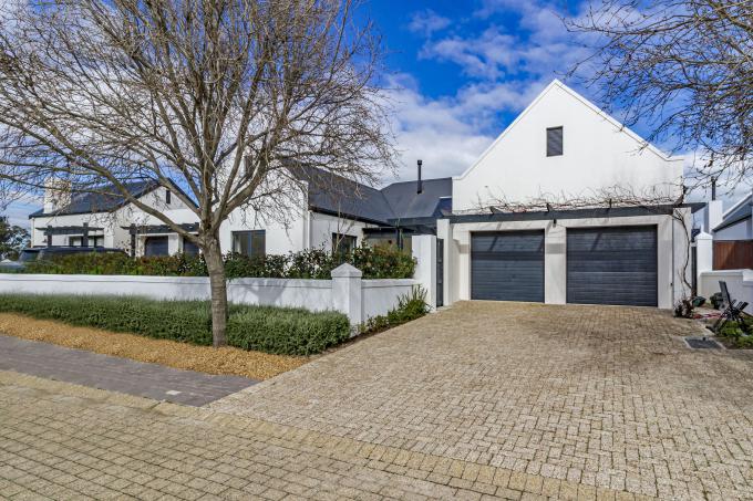 3 Bedroom House for Sale For Sale in Croydon Vineyard Estate - MR696360