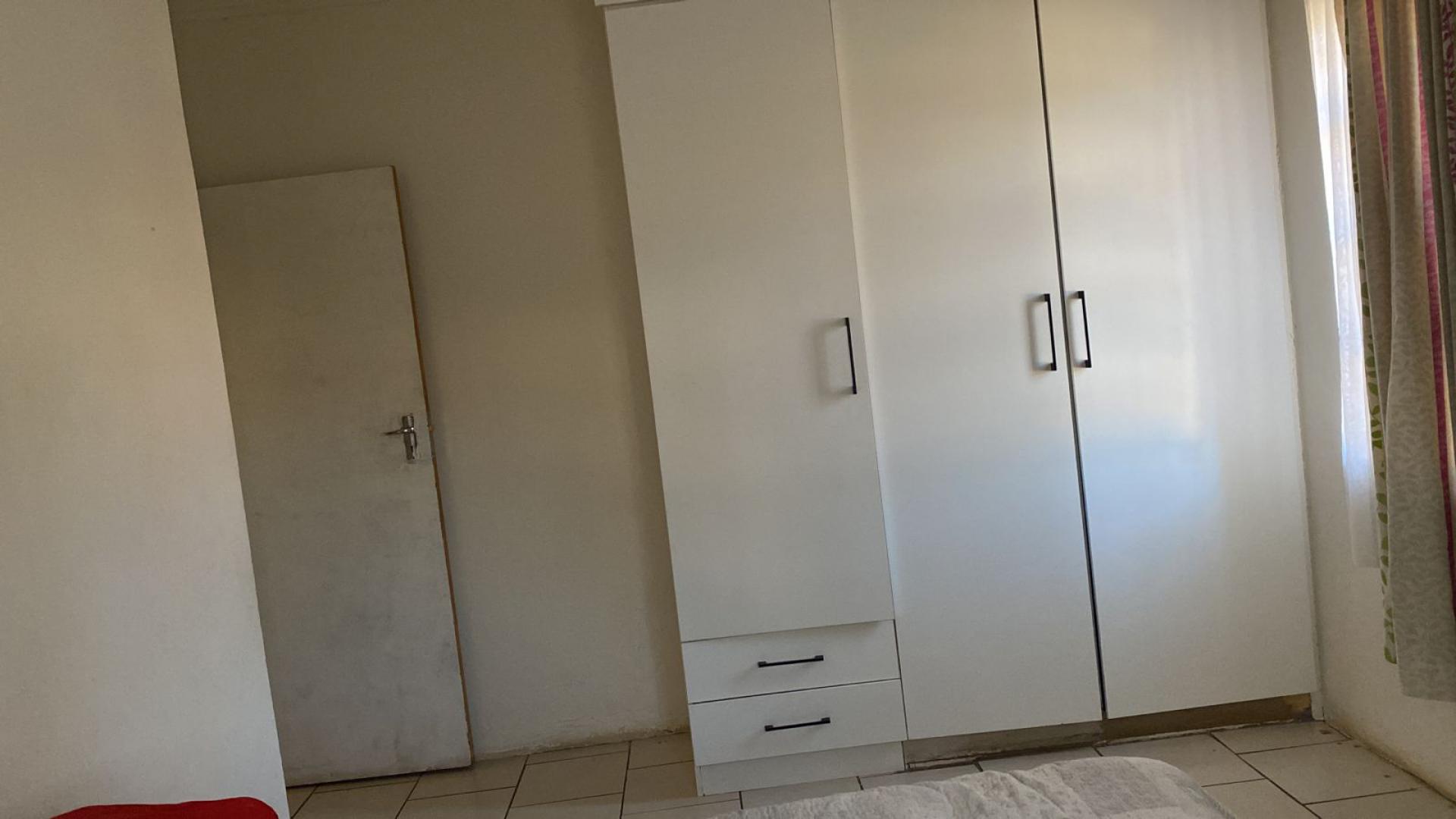  of property in Elandspoort