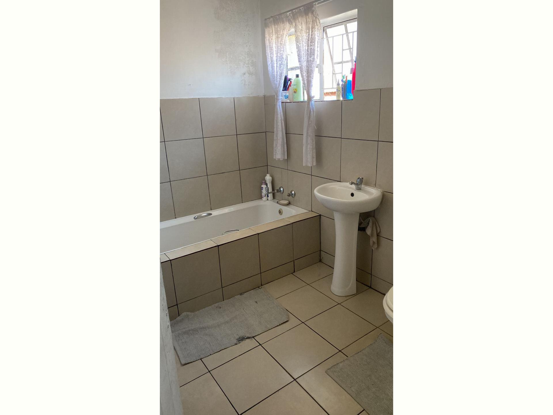  of property in Elandspoort