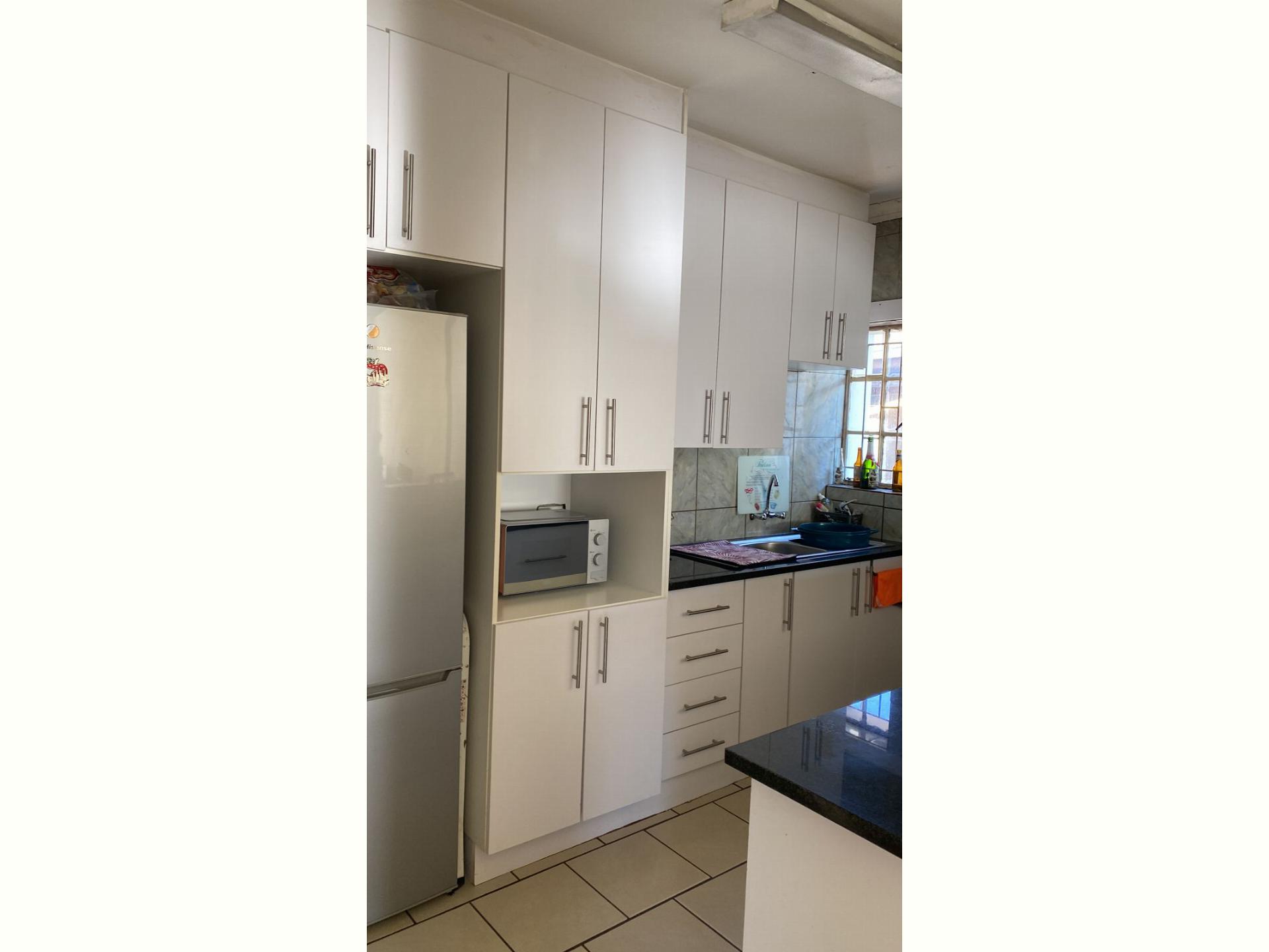  of property in Elandspoort