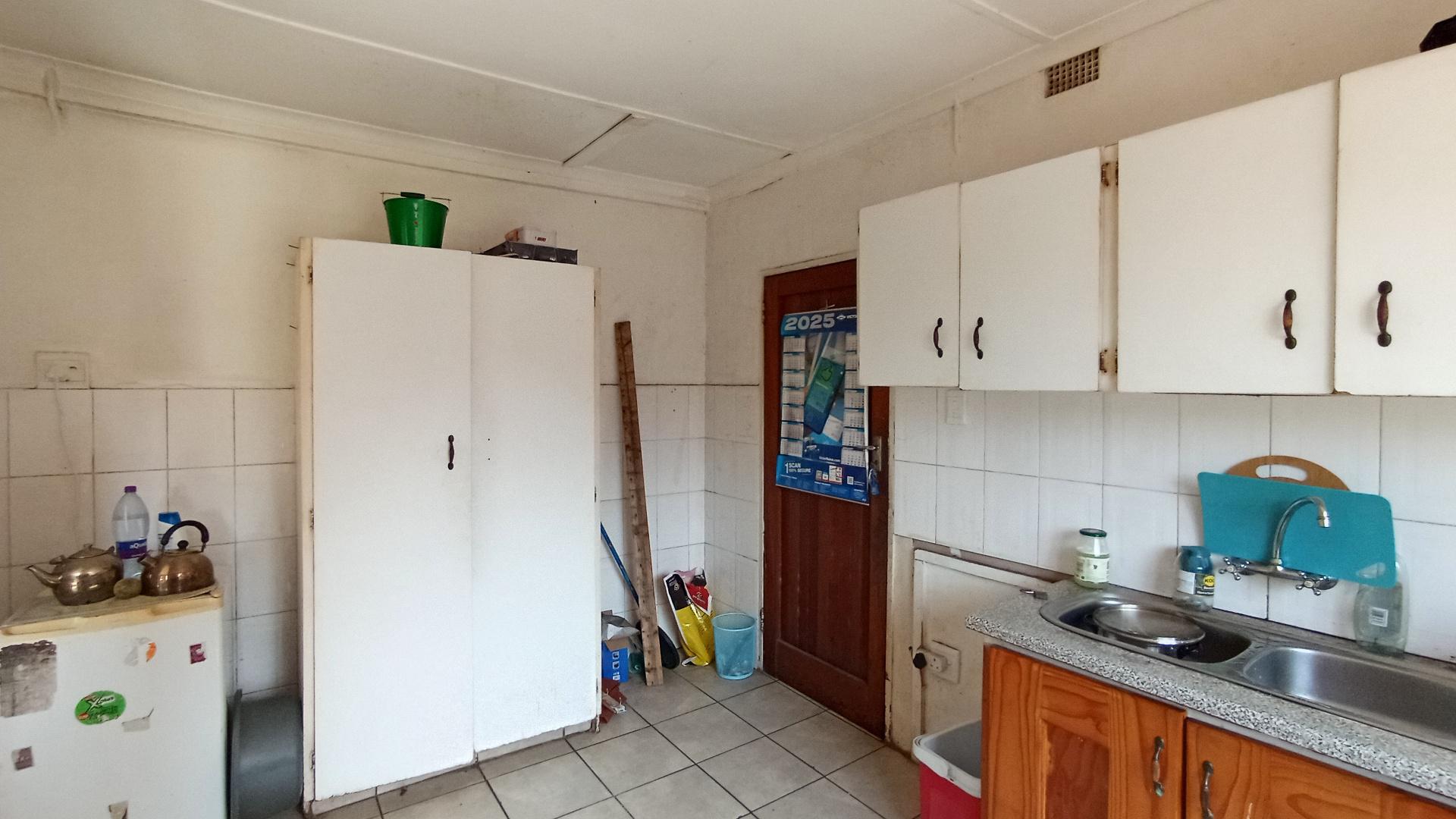 Kitchen - 14 square meters of property in Bellair - DBN