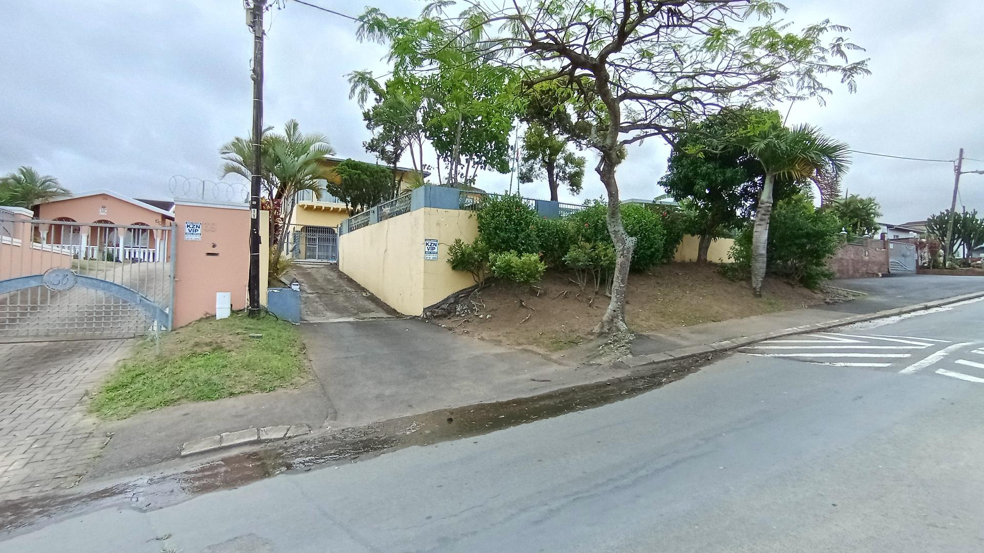Front View of property in Newlands West