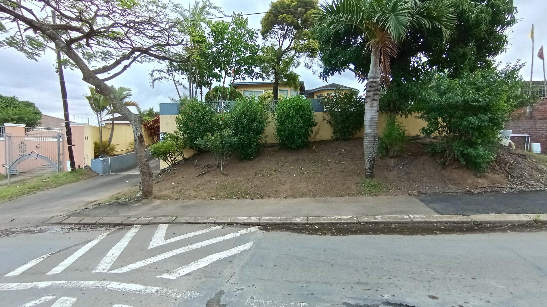 Front View of property in Newlands West