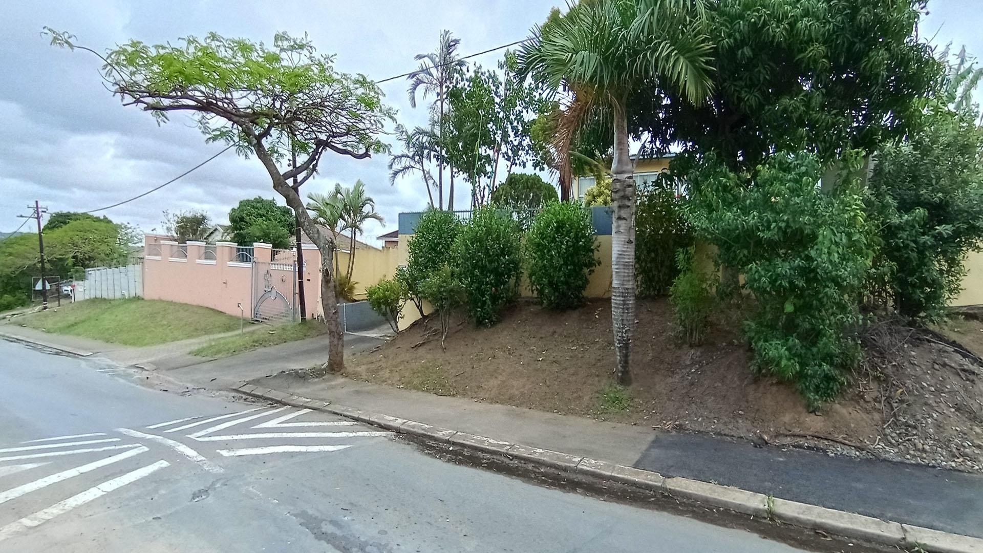 Front View of property in Newlands West