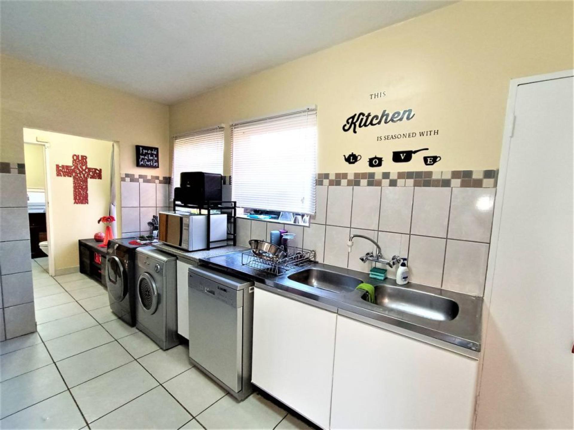  of property in Zwartkop